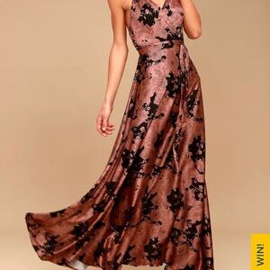 Lulu’s Elegant Floral Maxi Dress in Black and Salmon